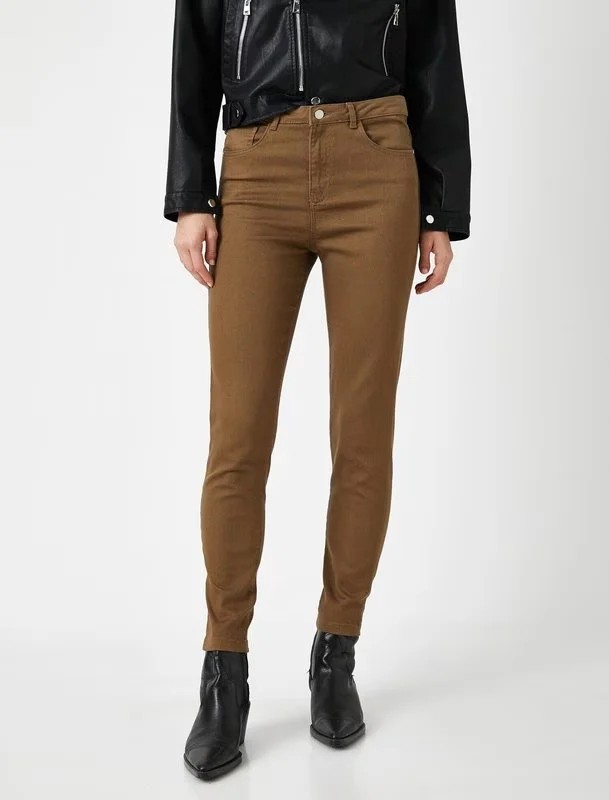 PANTOLLA PËR FEMRA