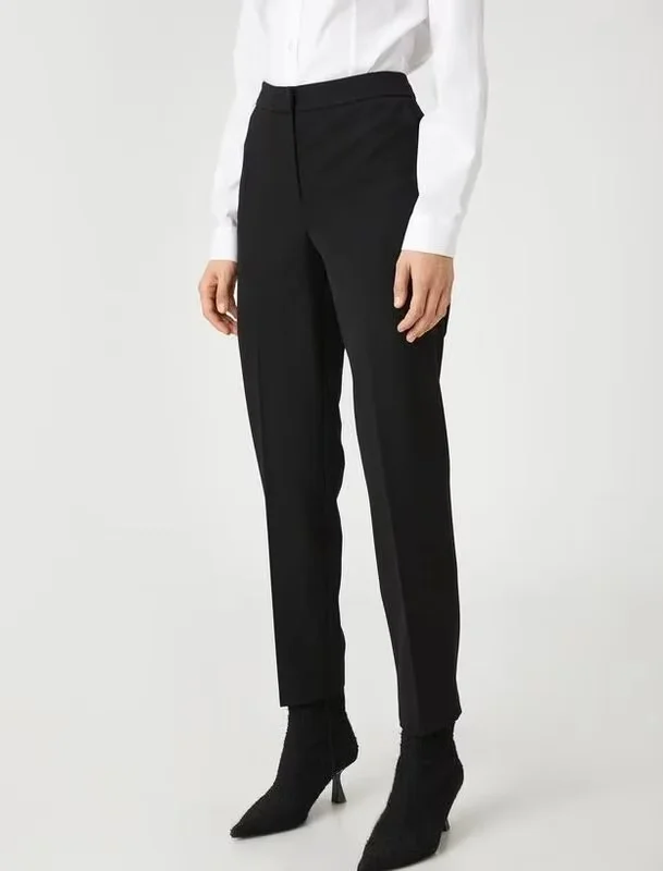 PANTOLLA PËR FEMRA