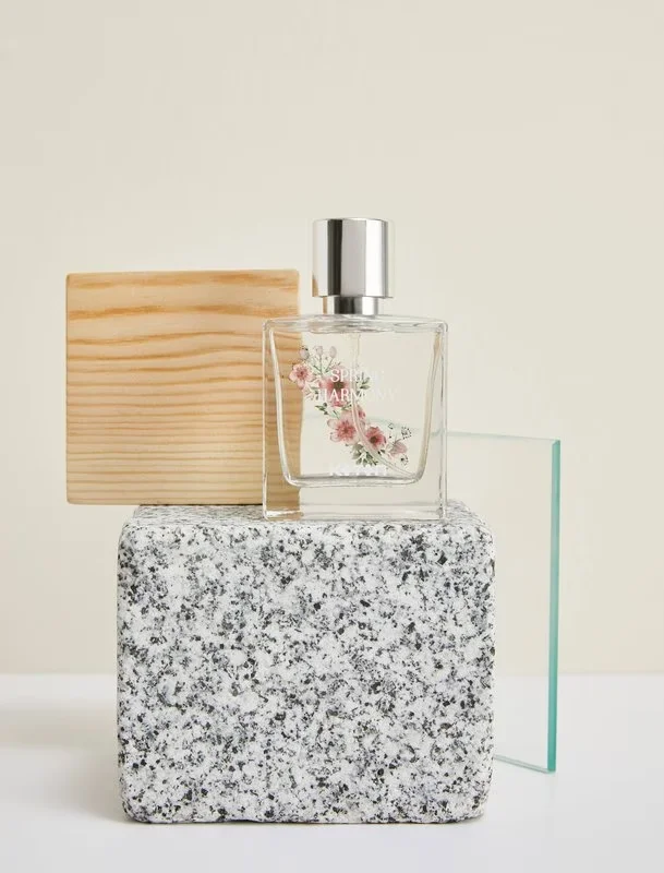 PARFUM PËR FEMRA