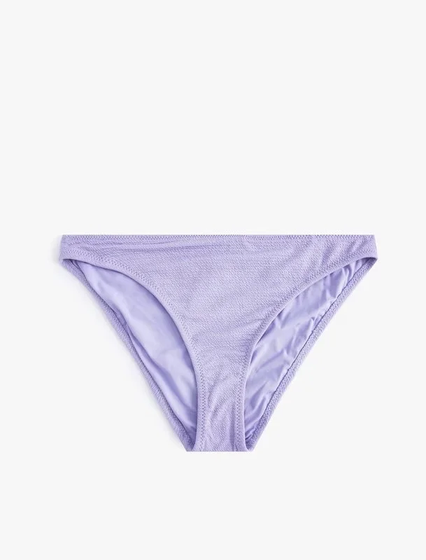 BIKINE TË POSHTME PËR FEMRA