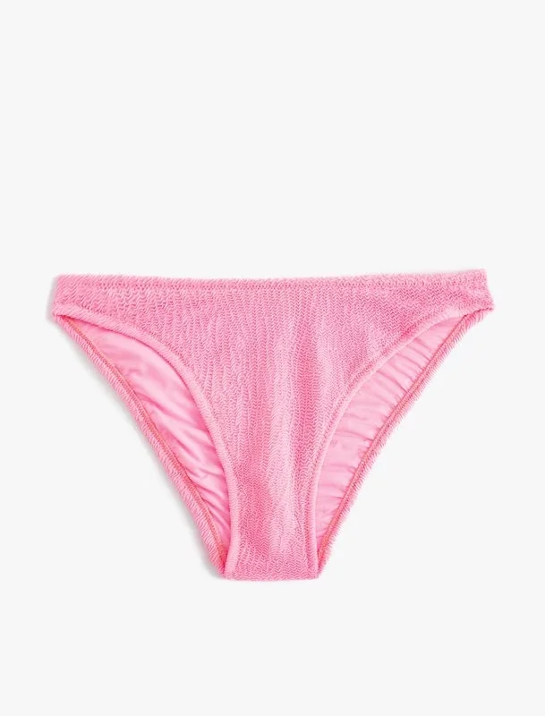BIKINE TË POSHTME PËR FEMRA