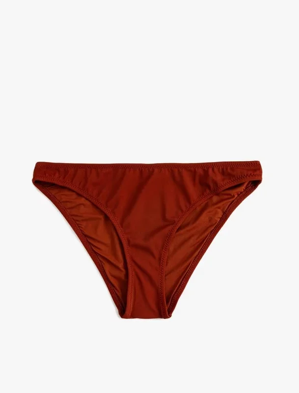 BIKINE TË POSHTME PËR FEMRA