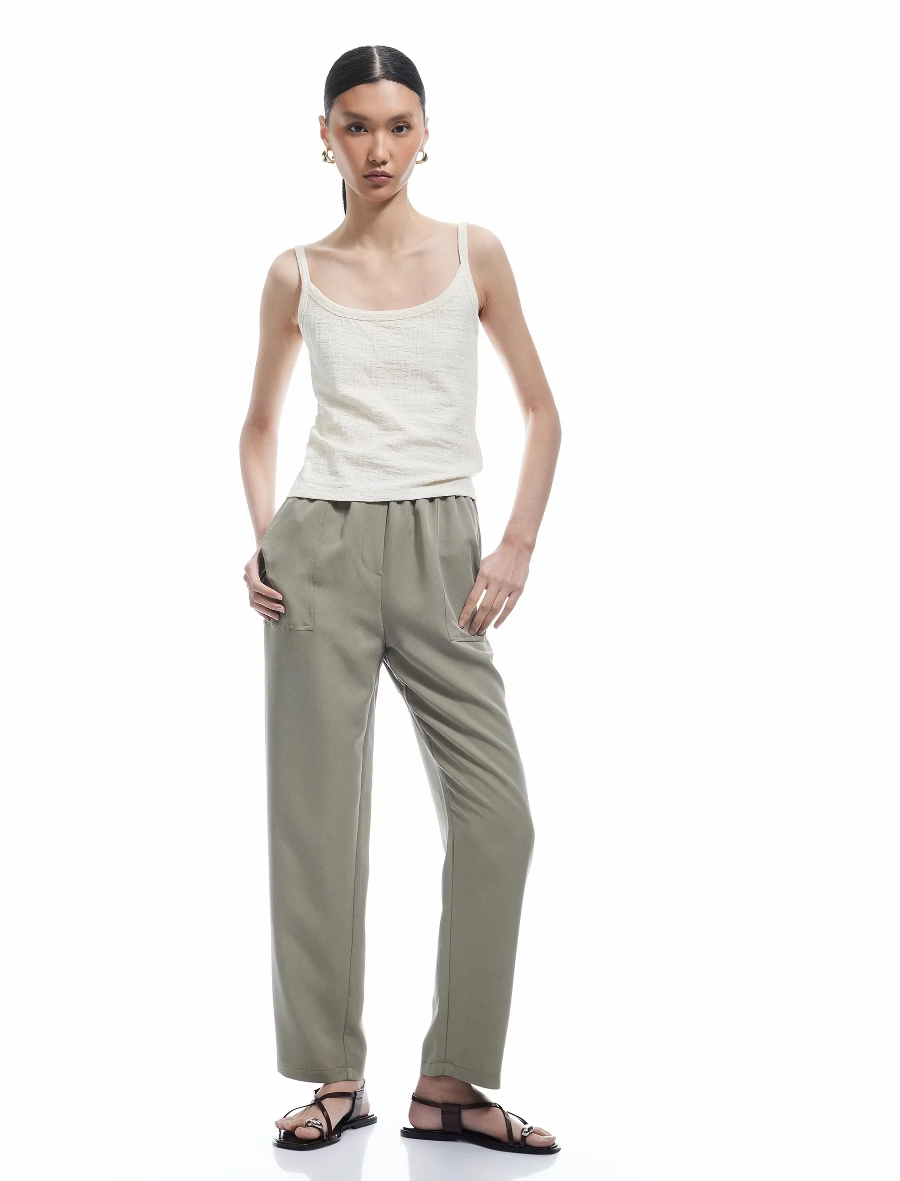 PANTOLLA PËR FEMRA