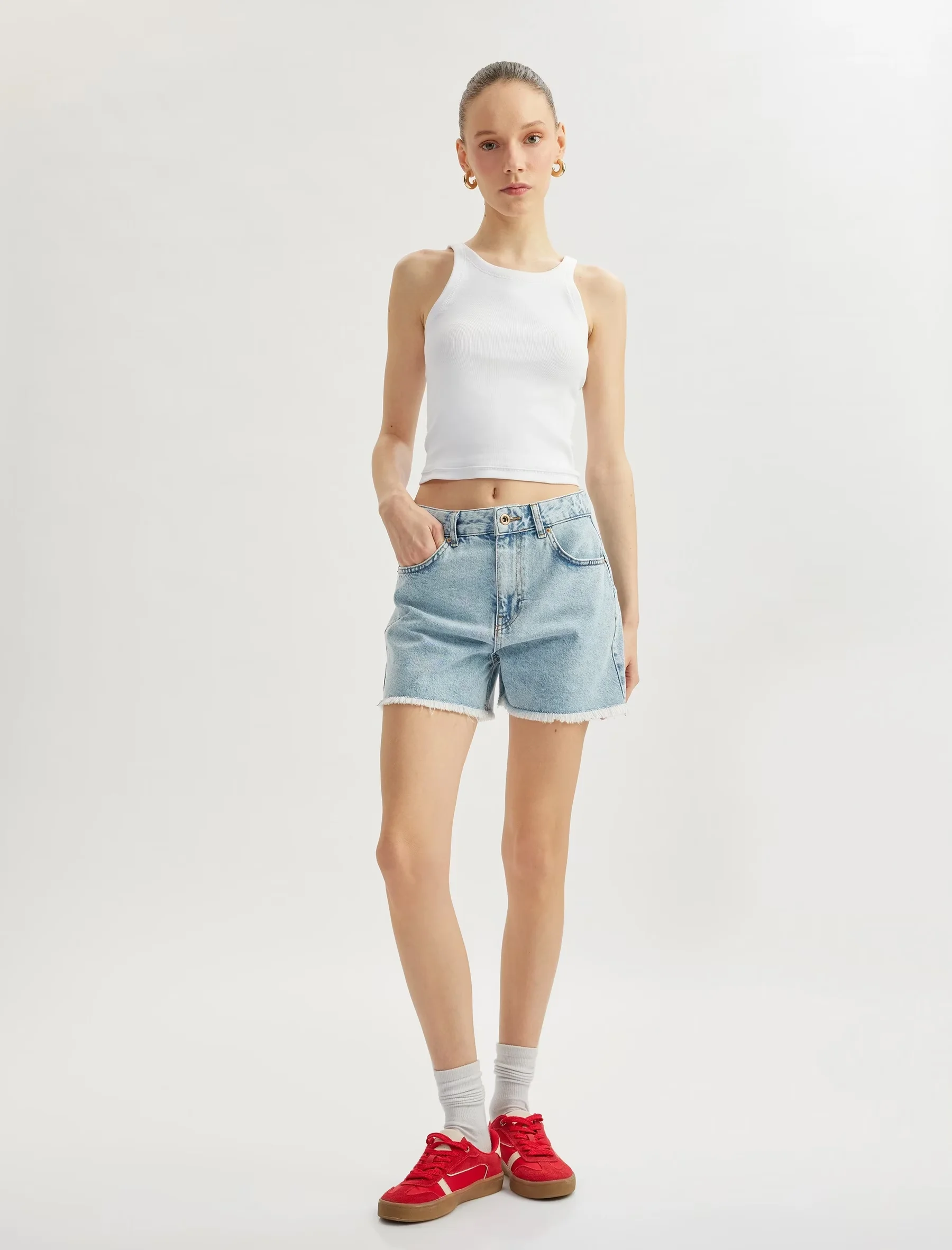 BERMUDE FARMERKE PËR FEMRA