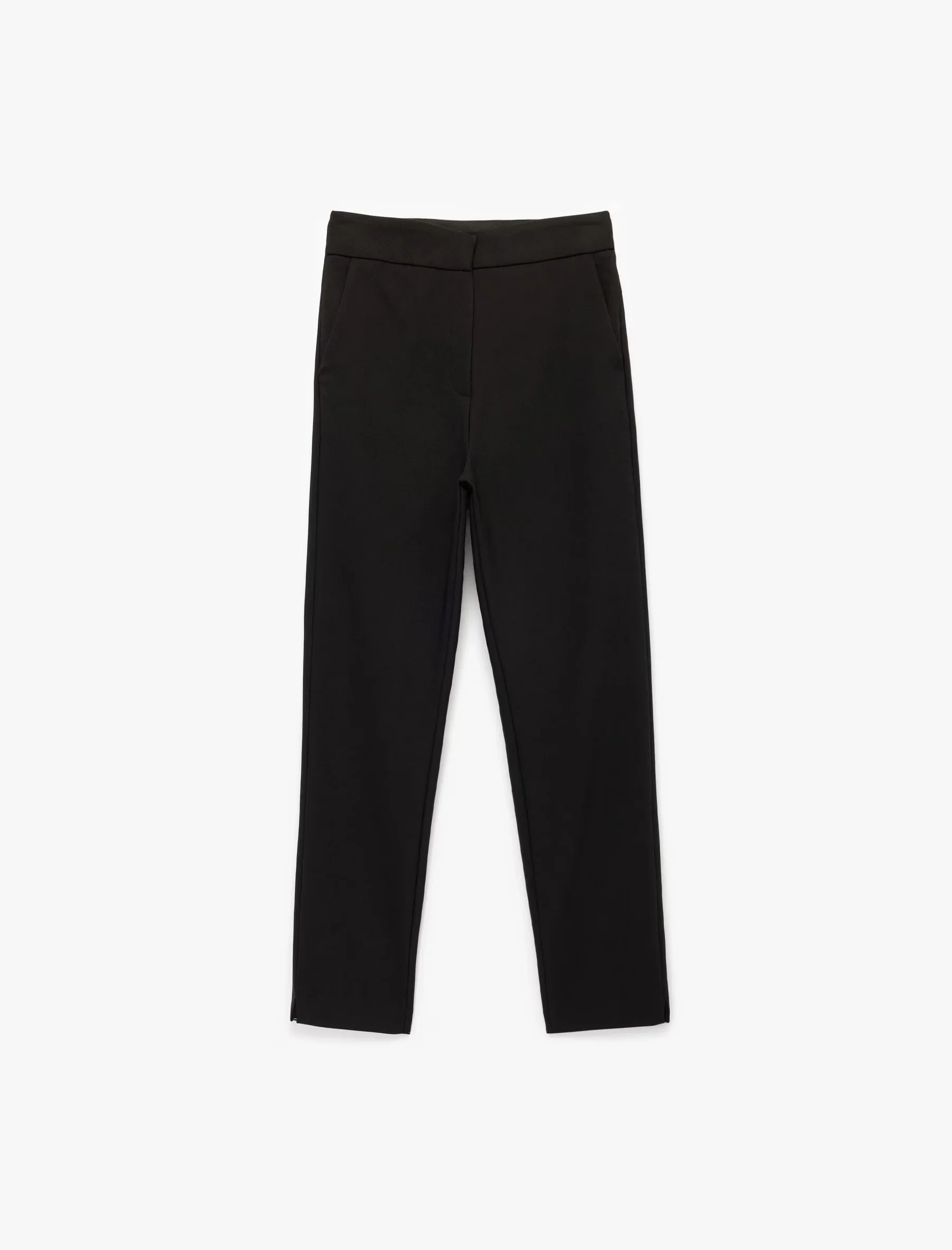 PANTOLLA PËR FEMRA