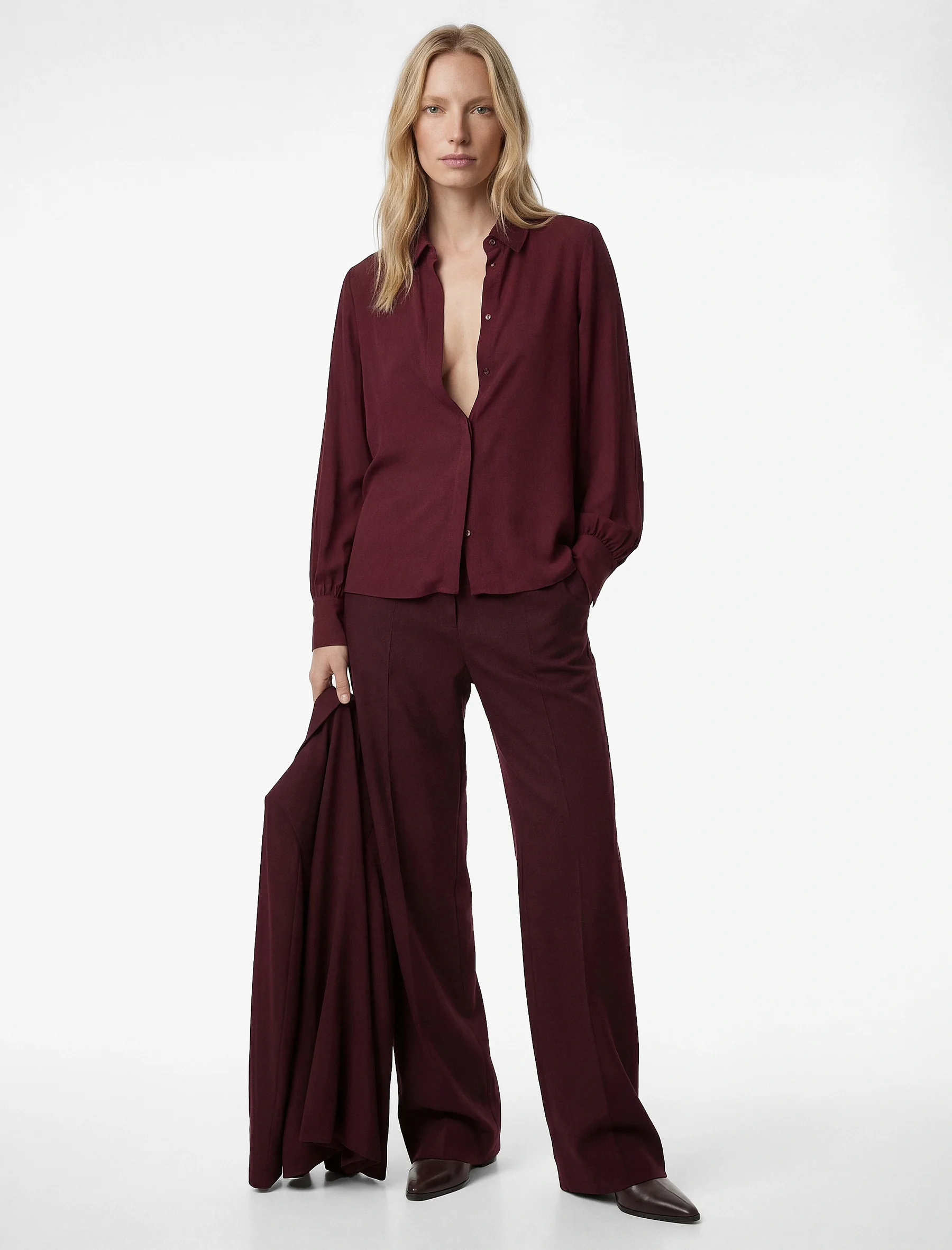 KËMISHË PËR FEMRA