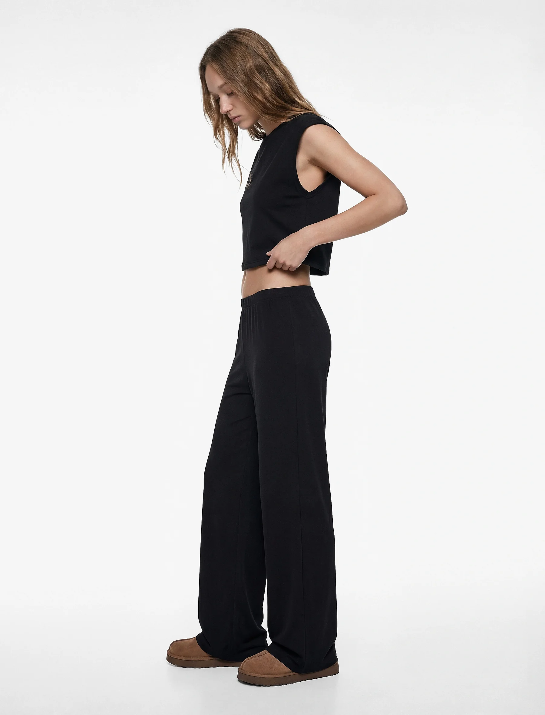 PIZHAME E POSHTME PËR FEMRA