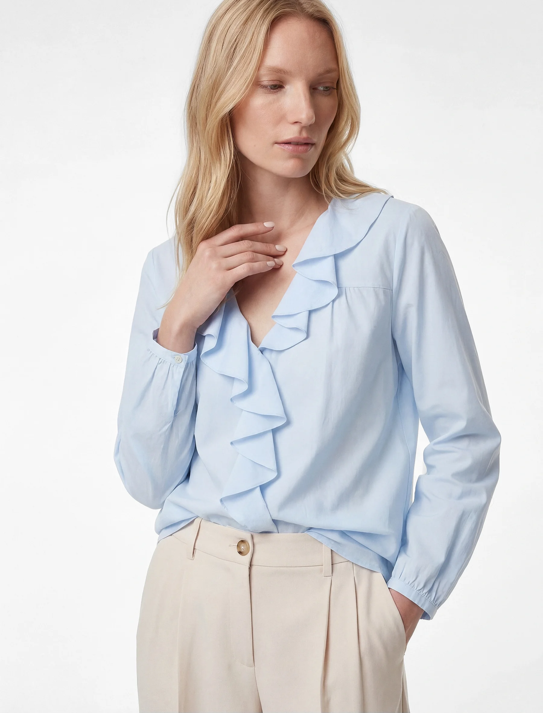 KËMISHË PËR FEMRA