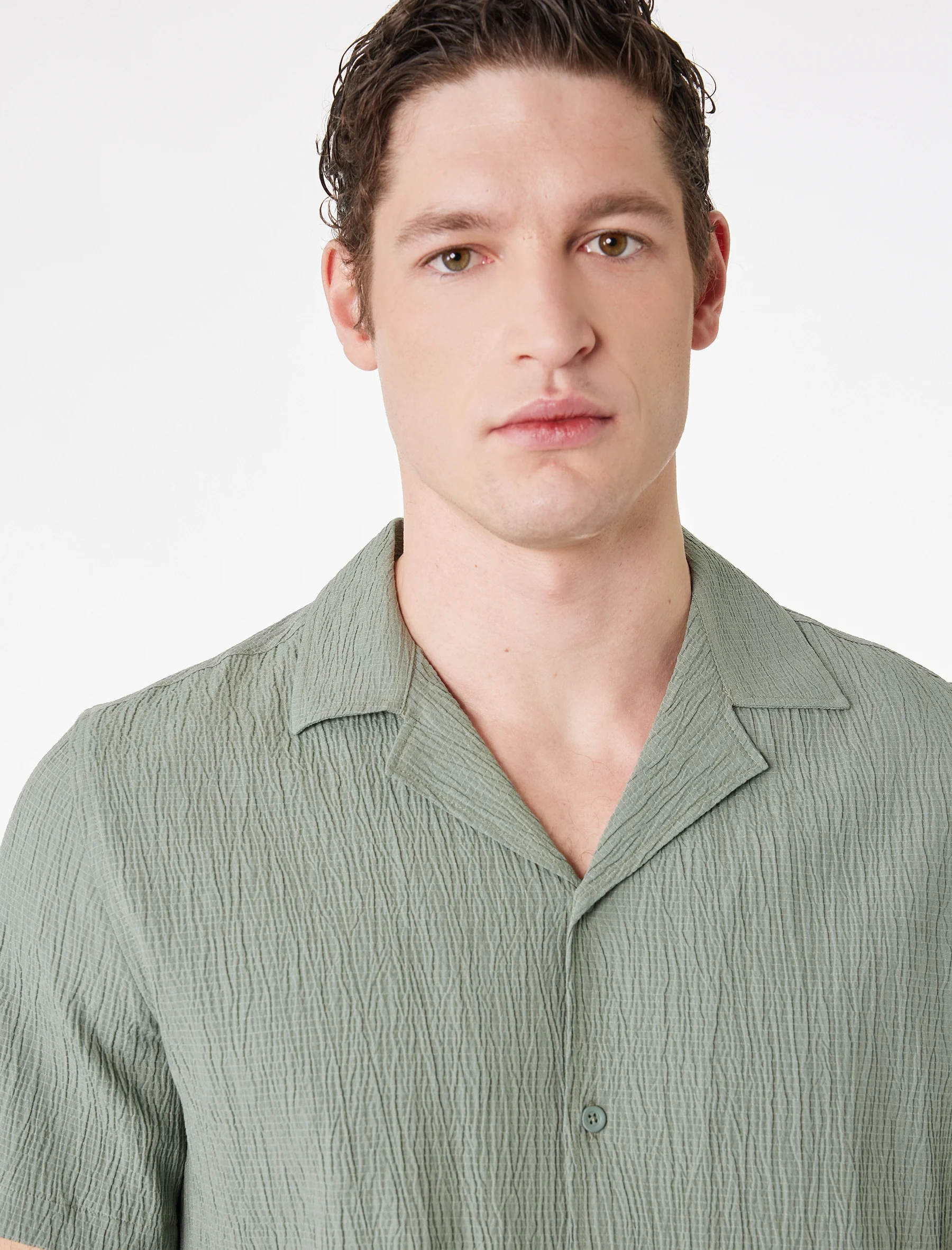 KËMISHË PËR MESHKUJ