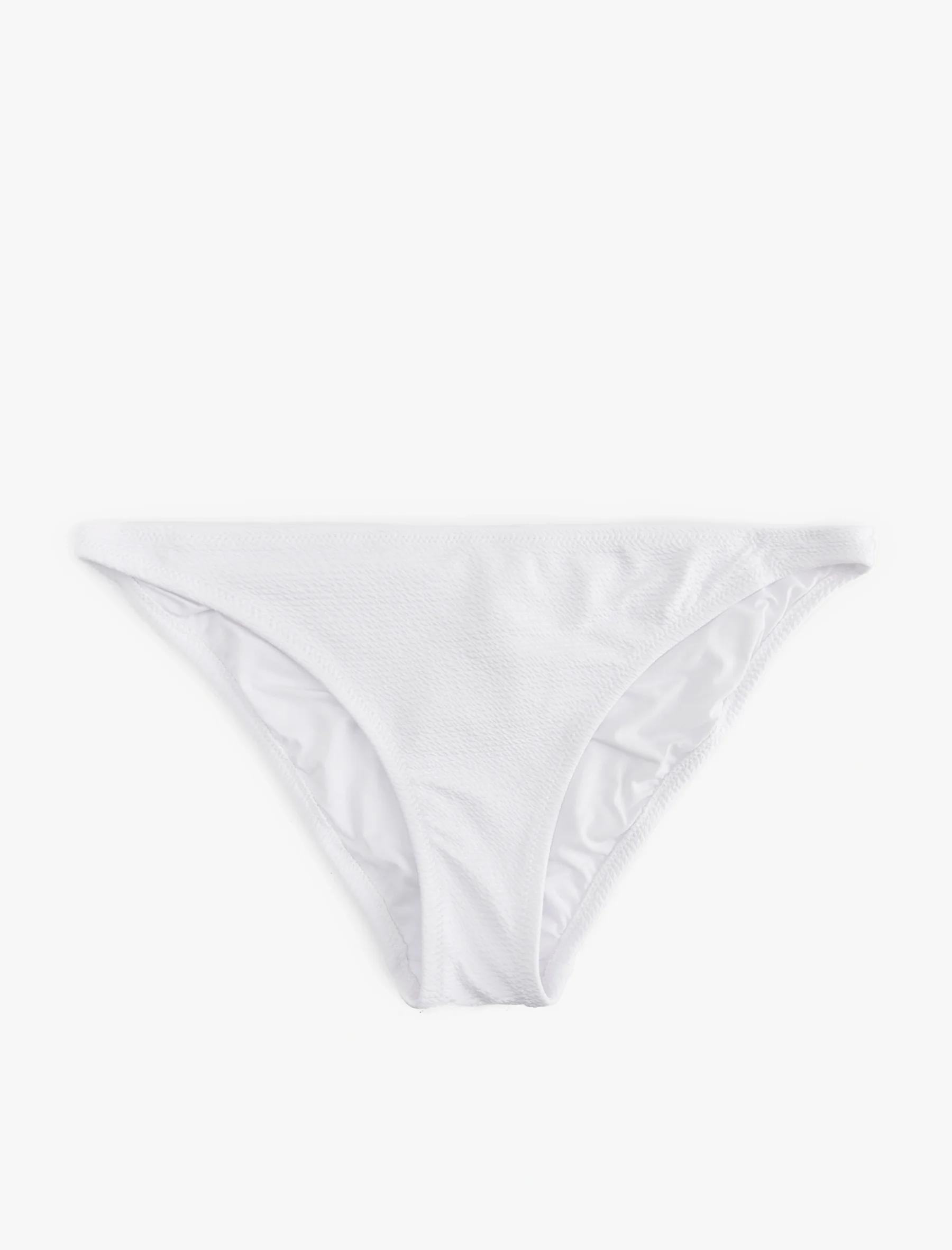 BIKINE TË POSHTME PËR FEMRA