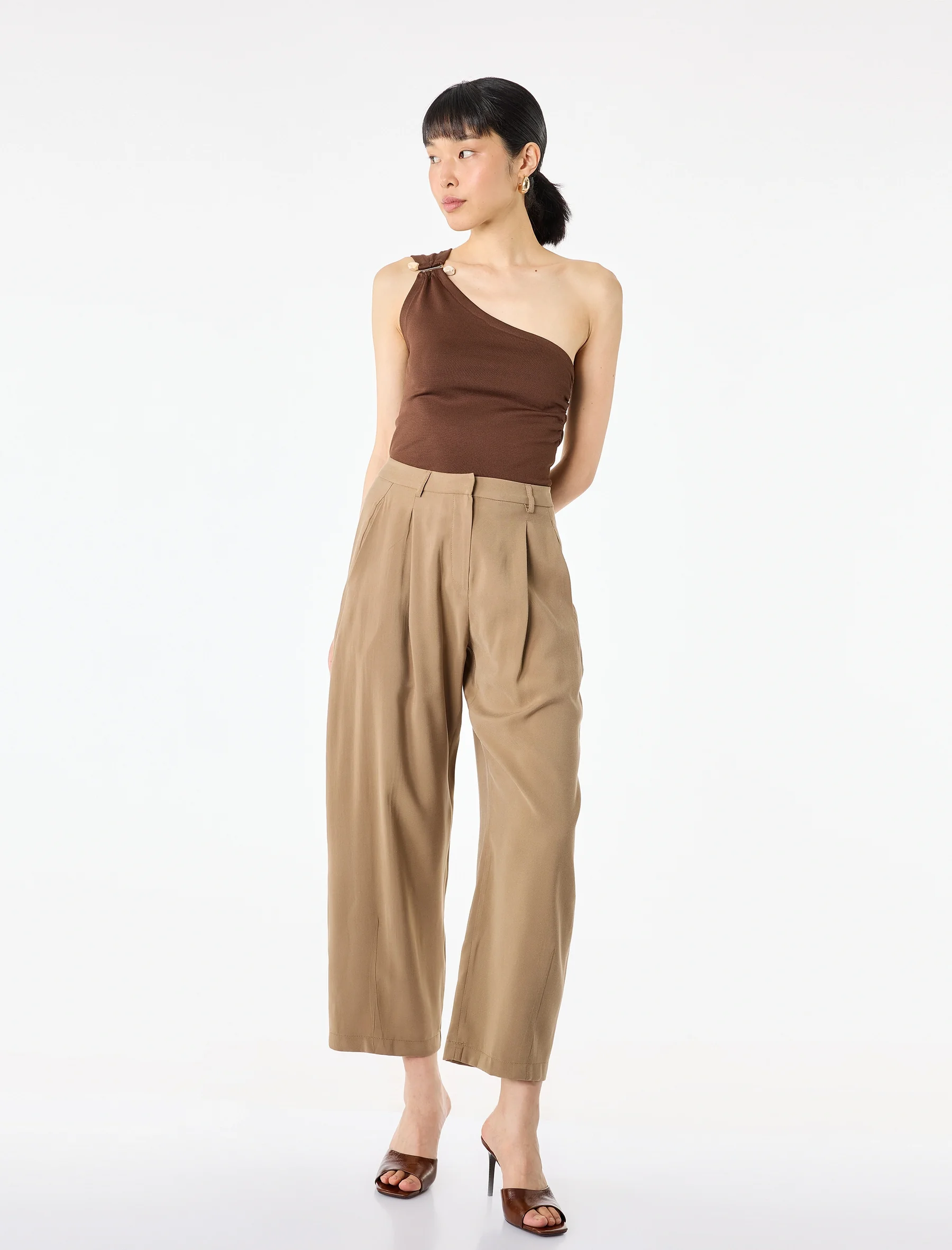 PANTOLLA PËR FEMRA