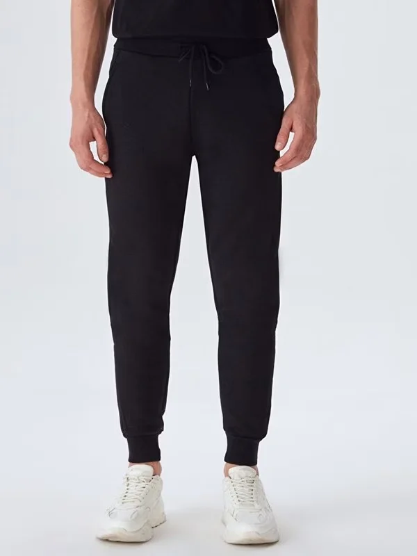 TRENERKA TË POSHTME PËR MESHKUJ